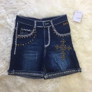 NWT Sassy Sistas Bling Rhinestone Jean Denim Shorts Women’s size 2